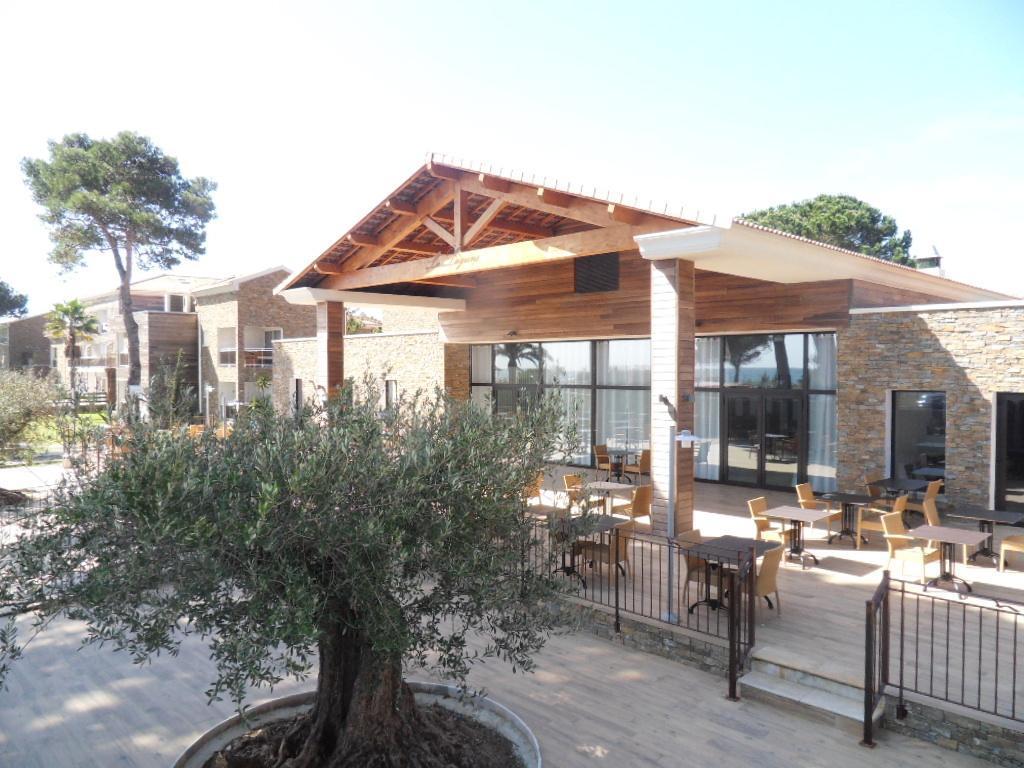 Hotel La Lagune Люссиана Экстерьер фото