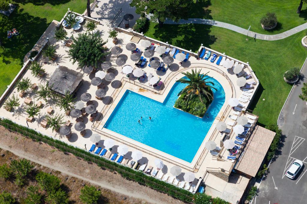 Hotel La Lagune Люссиана Экстерьер фото