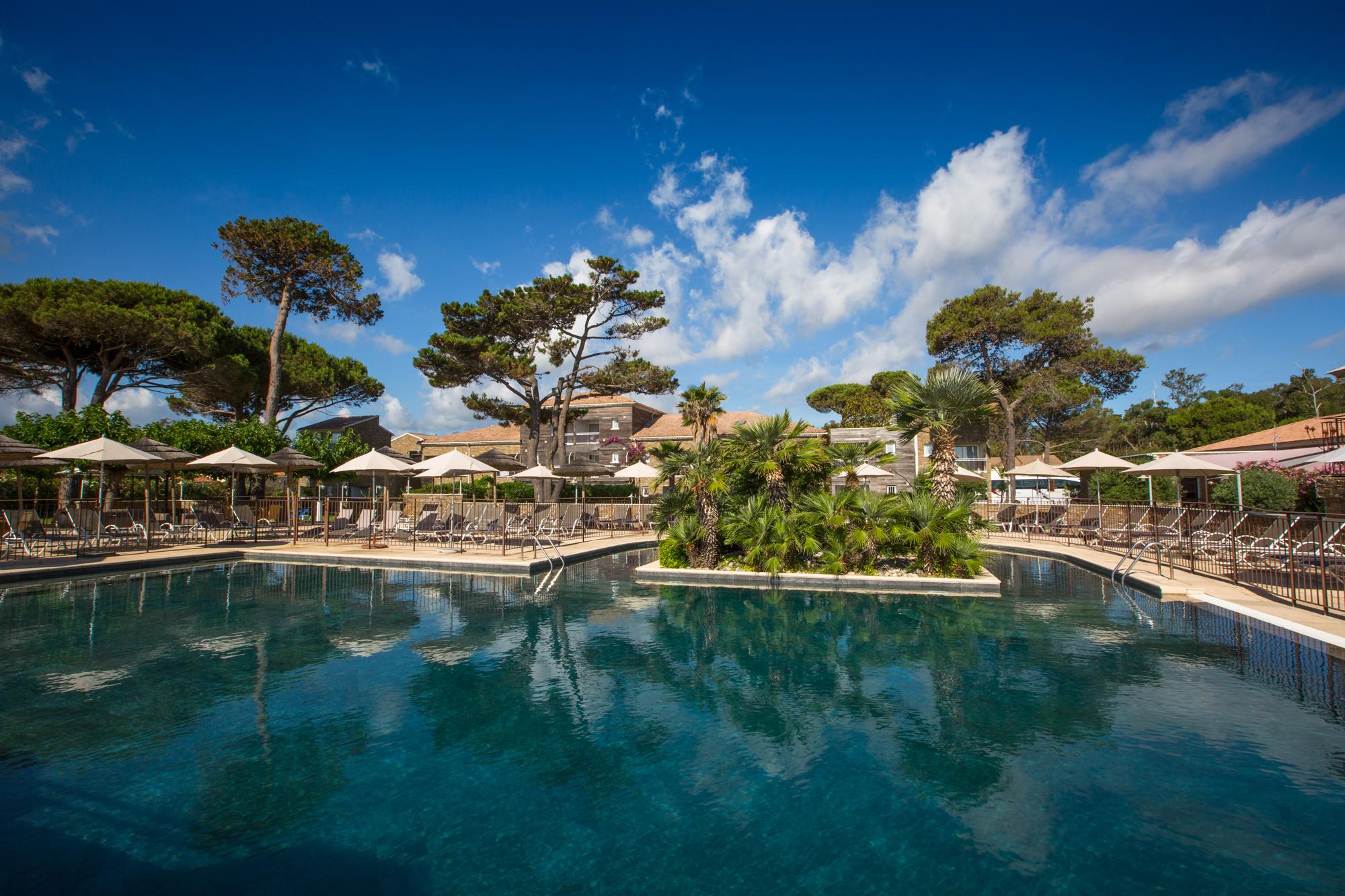 Hotel La Lagune Люссиана Экстерьер фото
